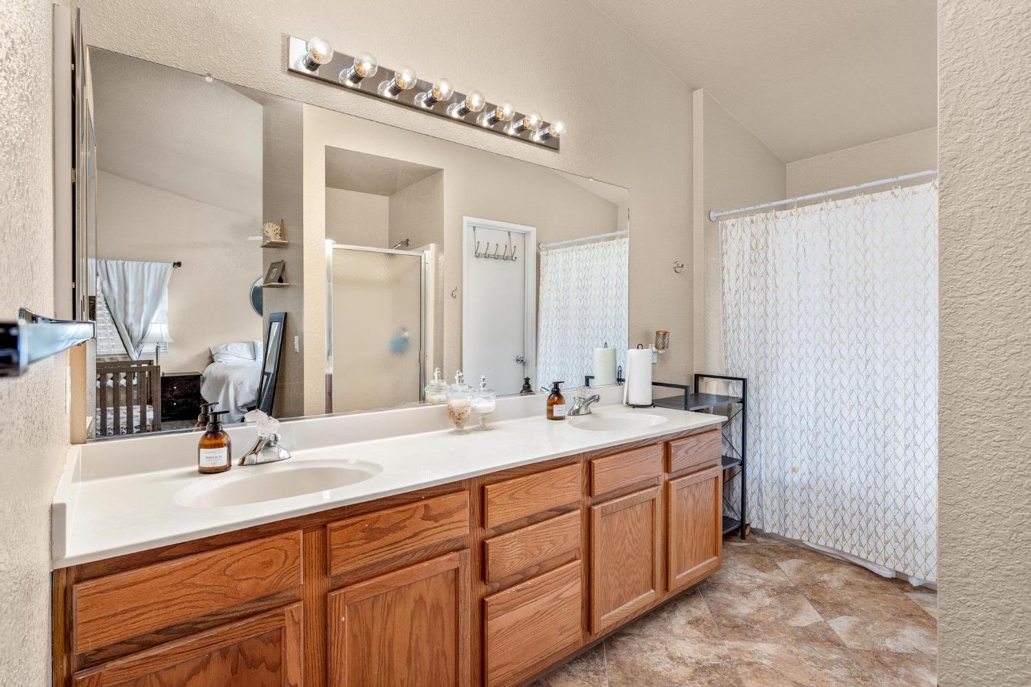 Detail Gallery Image 19 of 33 For 1936 Phillip Ct, Stockton,  CA 95206 - 4 Beds | 2 Baths