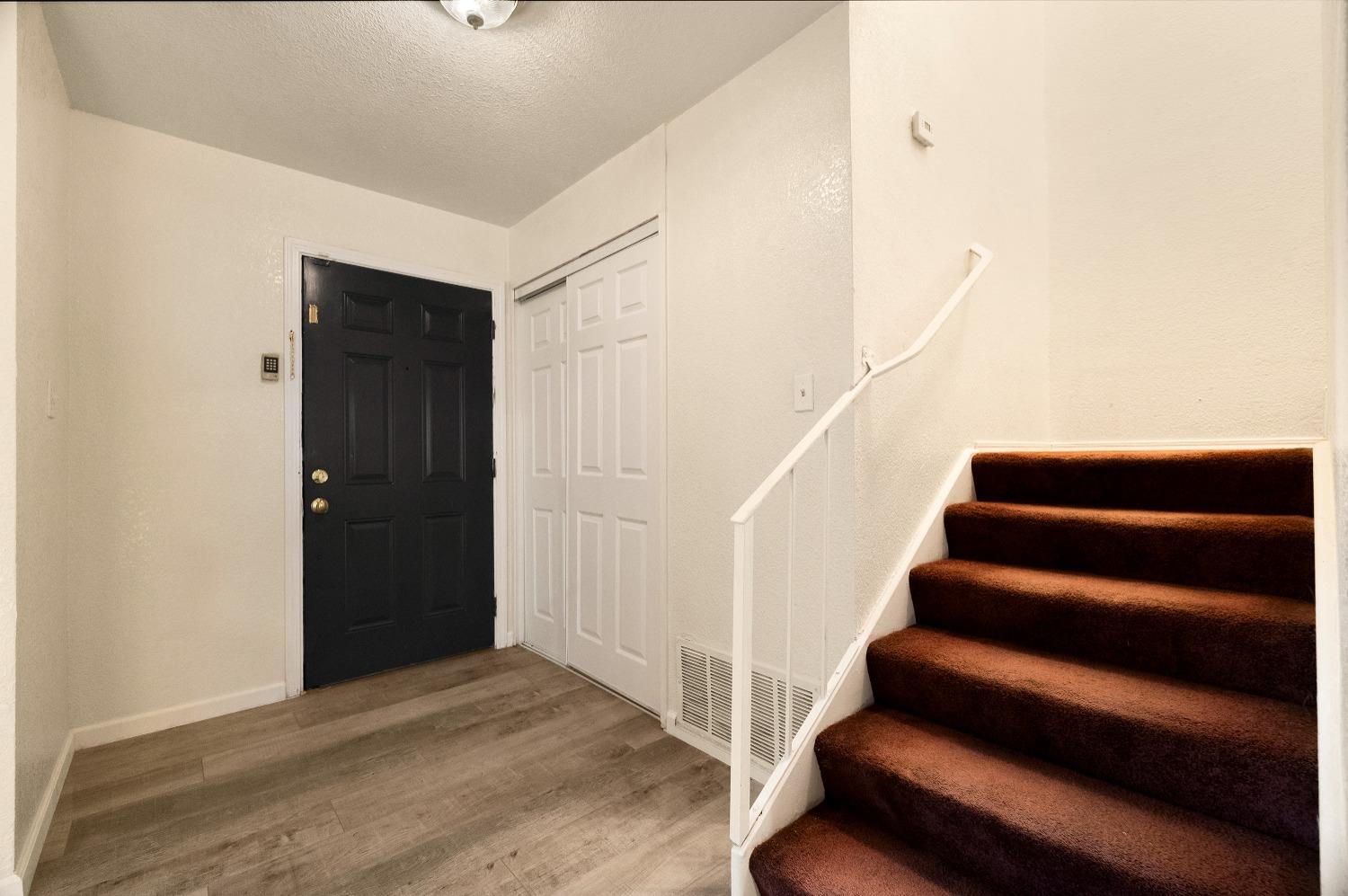 Detail Gallery Image 9 of 62 For 148 Loveland Way, Sacramento,  CA 95838 - 4 Beds | 2/1 Baths