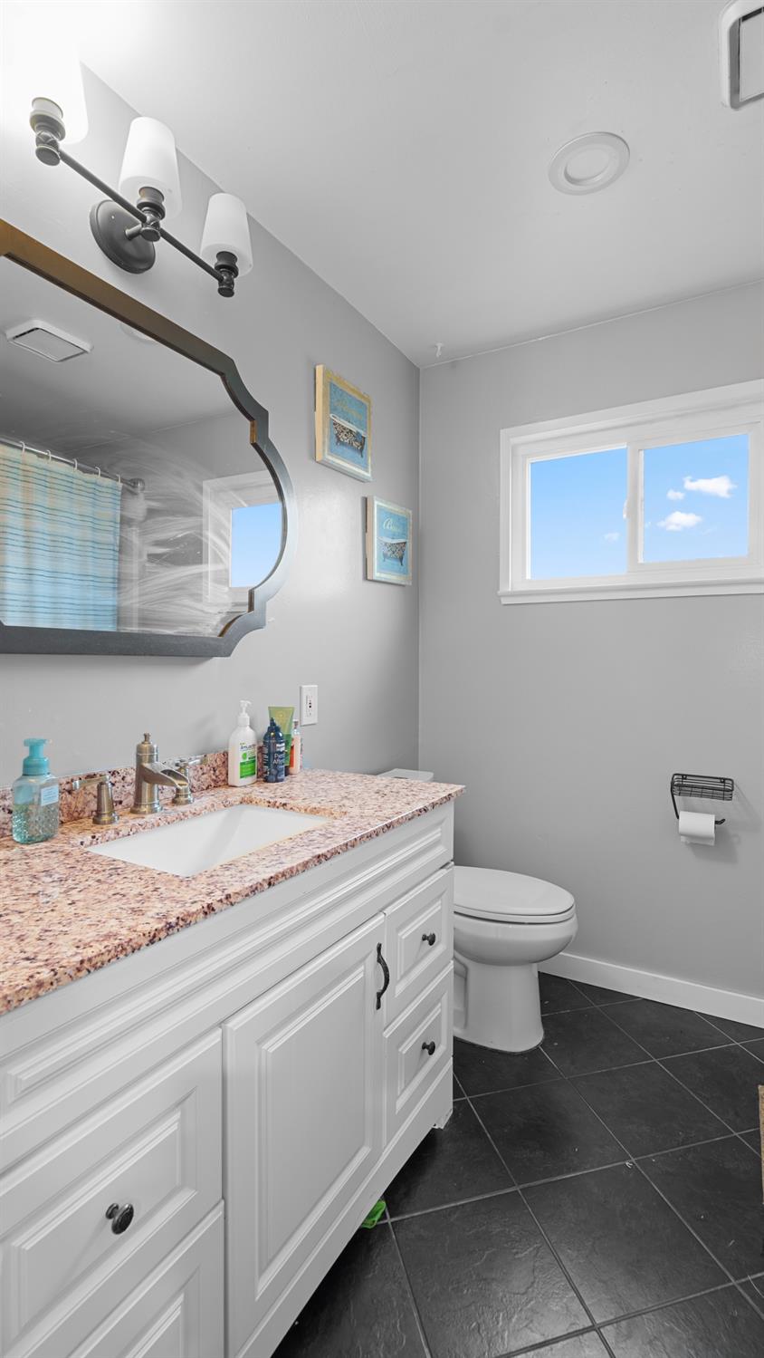 Detail Gallery Image 17 of 22 For 717 San Lucas, Stockton,  CA 95210 - 3 Beds | 2 Baths