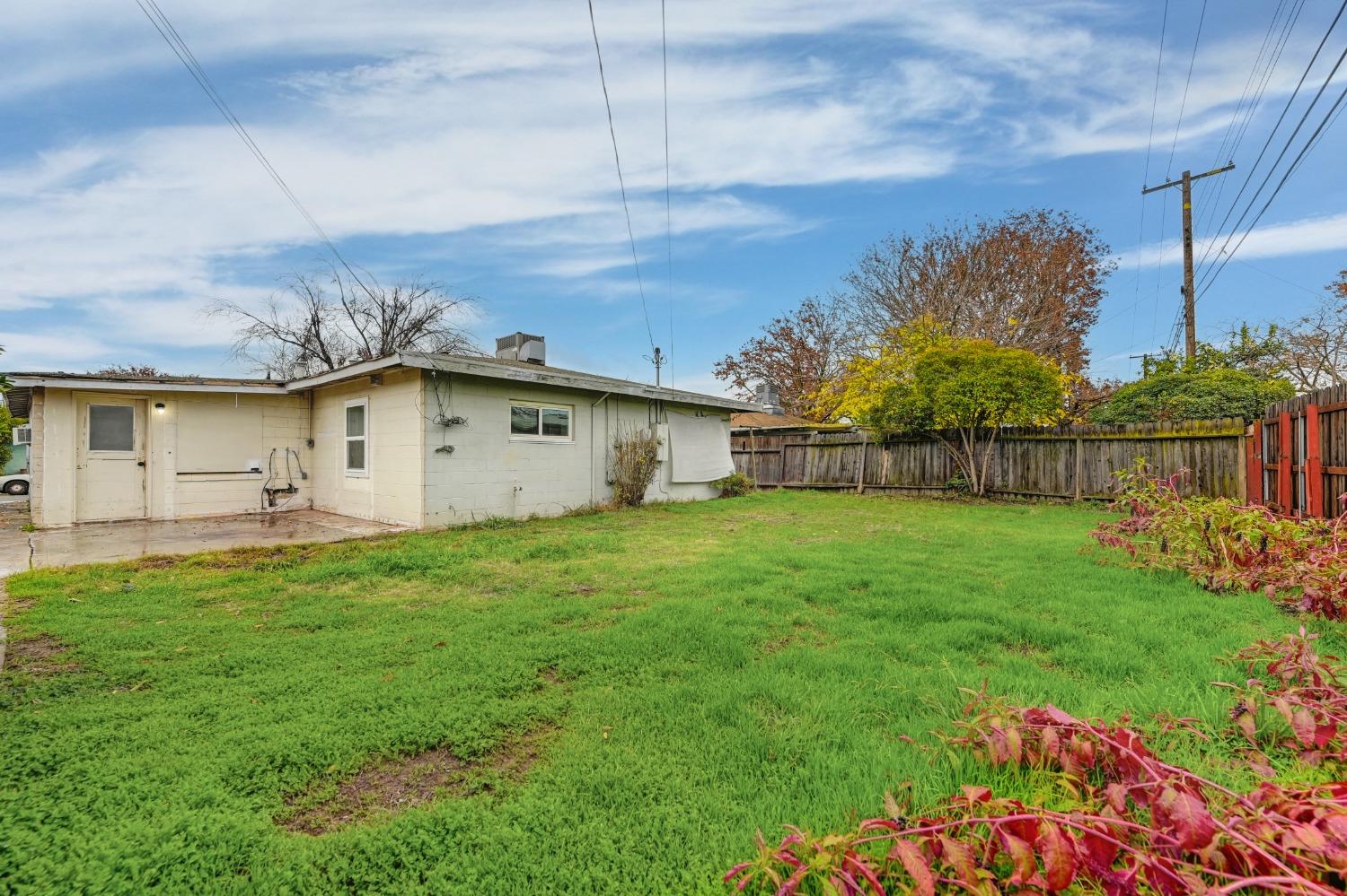 Detail Gallery Image 27 of 30 For 5208 Esmeralda St, Sacramento,  CA 95820 - 3 Beds | 1 Baths