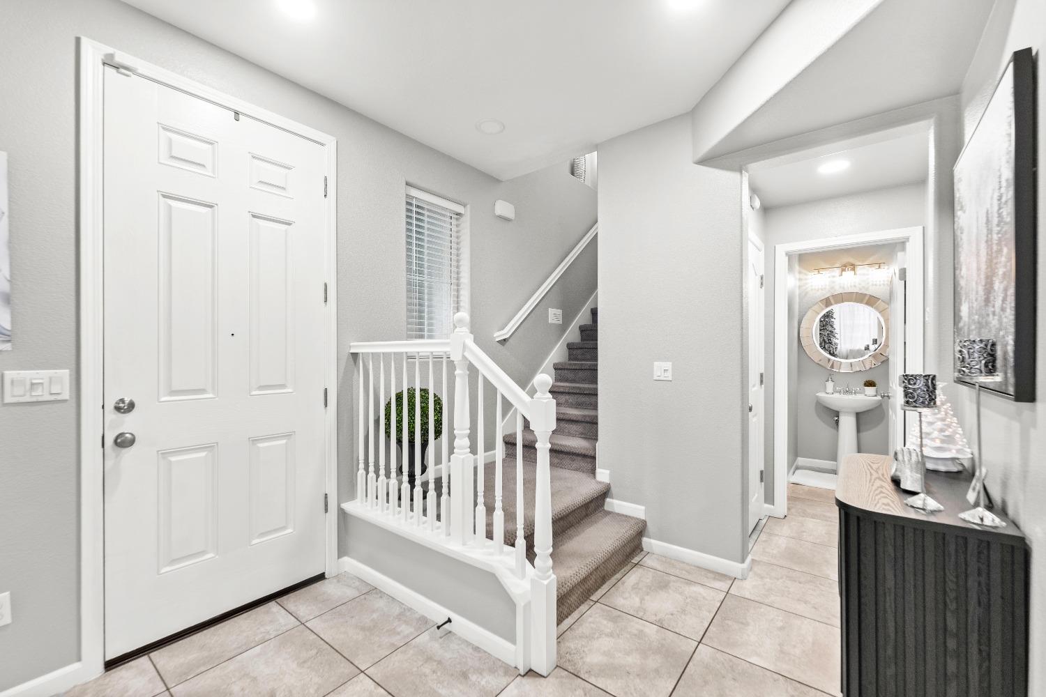 Detail Gallery Image 11 of 48 For 730 Candela Cir, Sacramento,  CA 95835 - 3 Beds | 2/1 Baths