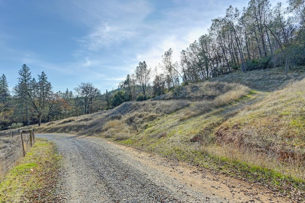 Detail Gallery Image 10 of 88 For 1930 Indian Rock Rd, Cool,  CA 95614 - 3 Beds | 2/1 Baths