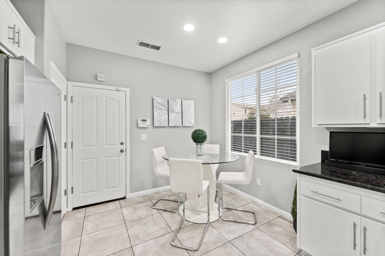 Detail Gallery Image 25 of 48 For 730 Candela Cir, Sacramento,  CA 95835 - 3 Beds | 2/1 Baths