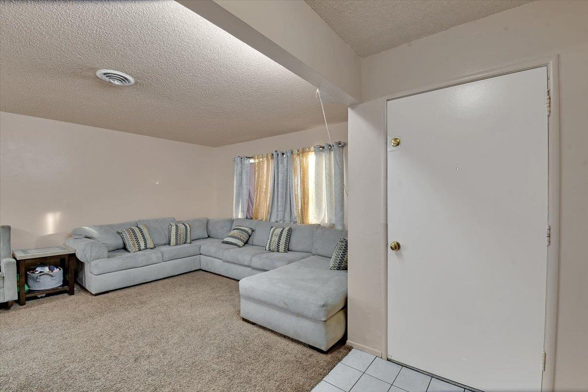 Detail Gallery Image 5 of 22 For 1139 Casita Dr #1,  Yuba City,  CA 95991 - 2 Beds | 1 Baths