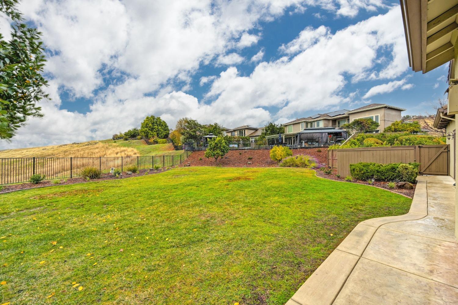 Detail Gallery Image 86 of 99 For 106 Novarra Ct, El Dorado Hills,  CA 95762 - 4 Beds | 5/1 Baths