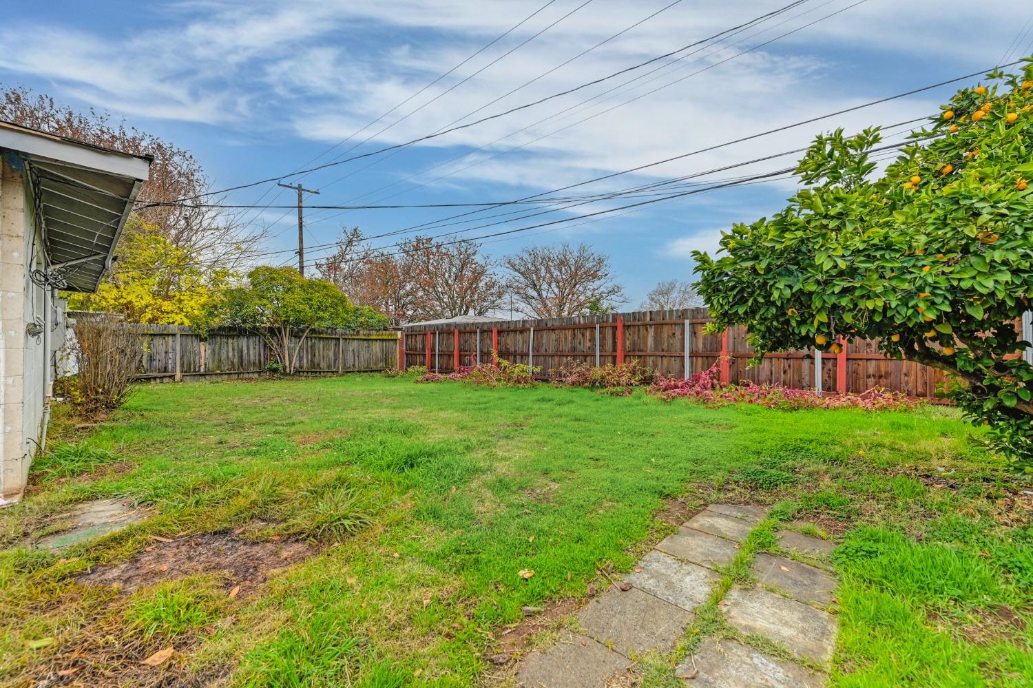 Detail Gallery Image 29 of 30 For 5208 Esmeralda St, Sacramento,  CA 95820 - 3 Beds | 1 Baths