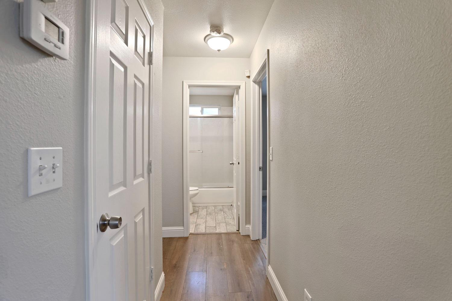 Detail Gallery Image 9 of 16 For 1523 N Sierra Ln, Stockton,  CA 95205 - 2 Beds | 1 Baths