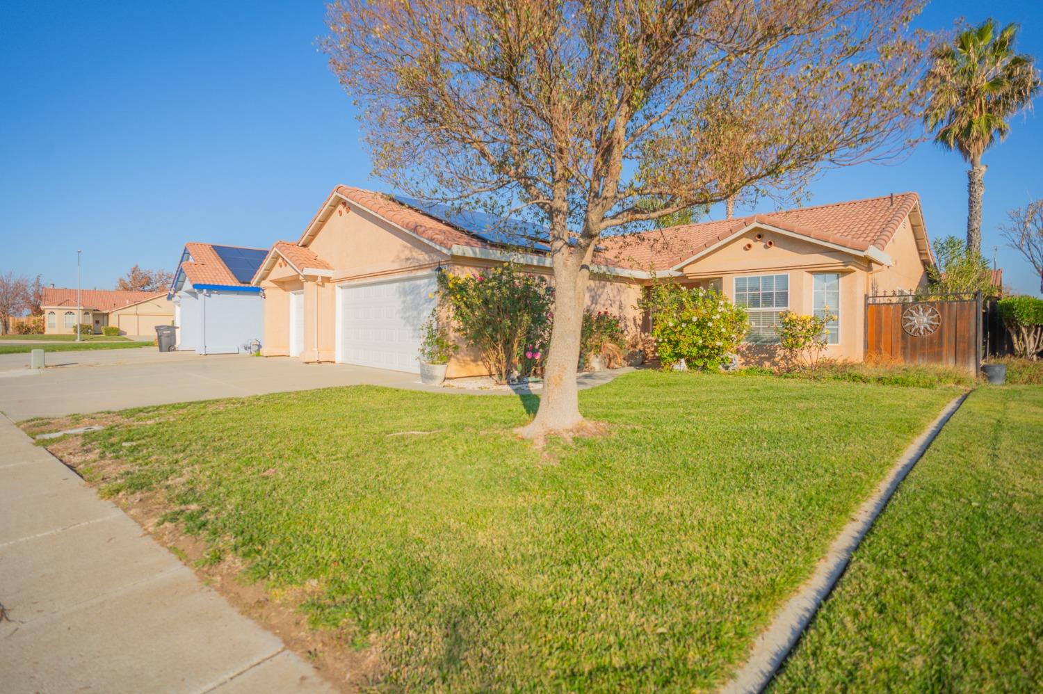 Detail Gallery Image 1 of 6 For 13726 Deleon Ave, Gustine,  CA 95322 - 3 Beds | 2 Baths