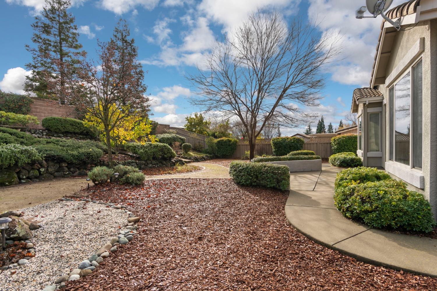 Detail Gallery Image 10 of 49 For 2123 Stonecrest Lndg, Lincoln,  CA 95648 - 2 Beds | 2 Baths