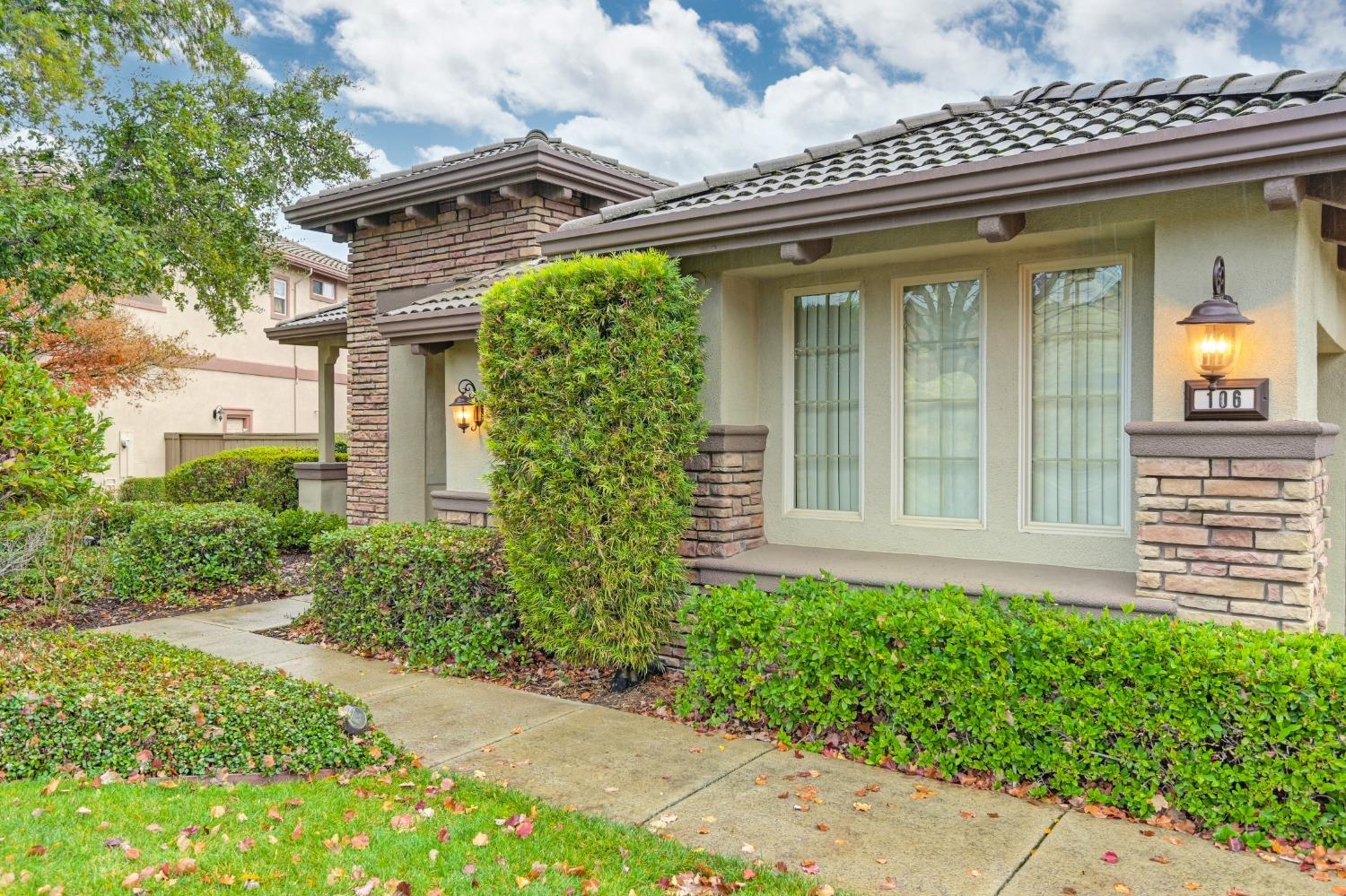 Detail Gallery Image 11 of 99 For 106 Novarra Ct, El Dorado Hills,  CA 95762 - 4 Beds | 5/1 Baths