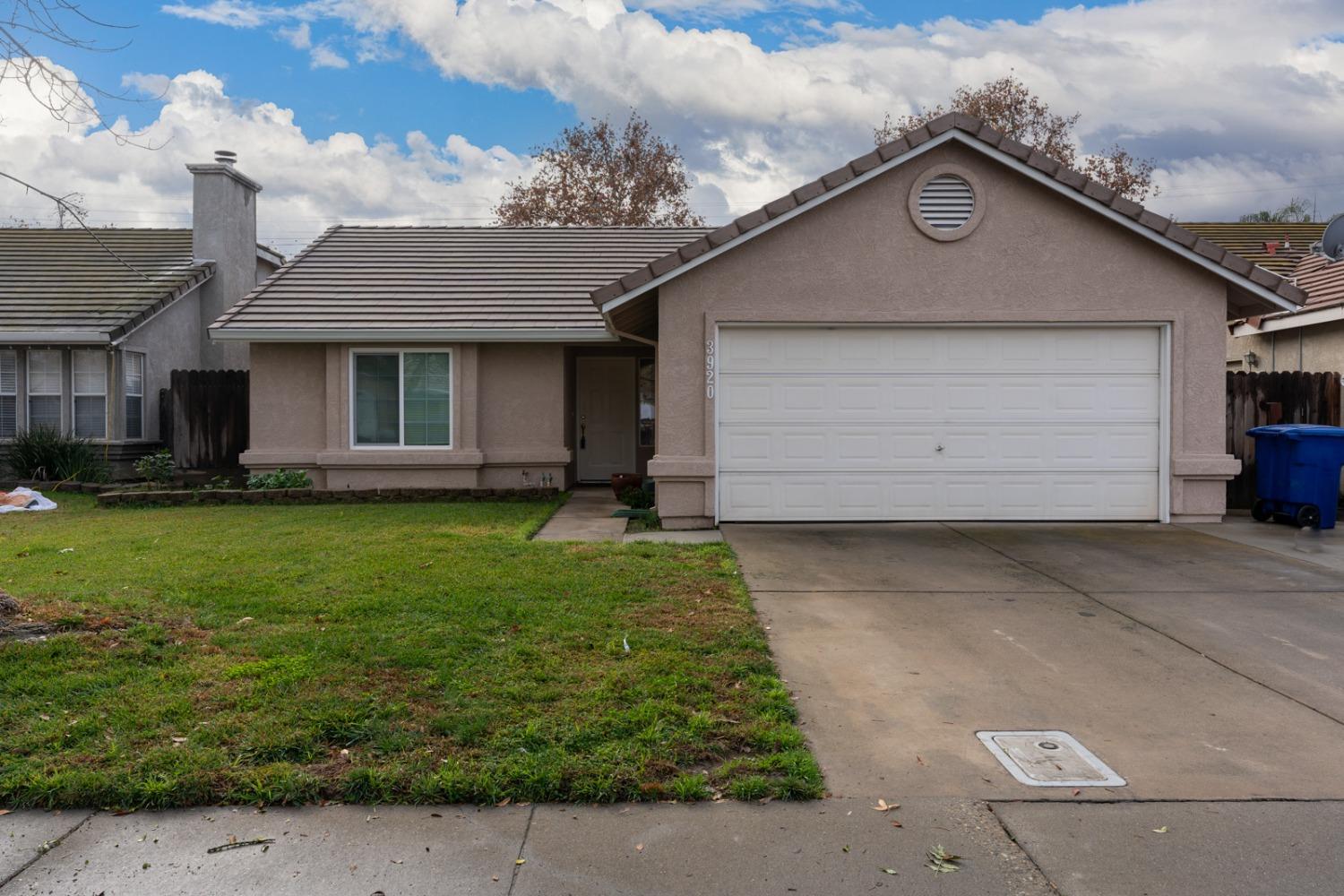 Detail Gallery Image 1 of 36 For 3920 El Portal Pl, Modesto,  CA 95357 - 3 Beds | 2 Baths