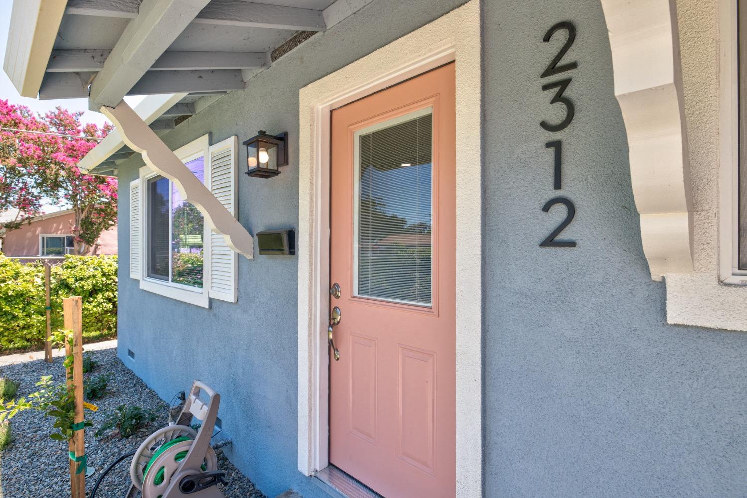 Detail Gallery Image 5 of 32 For 2312 Piercy Way, Sacramento,  CA 95838 - 3 Beds | 1 Baths