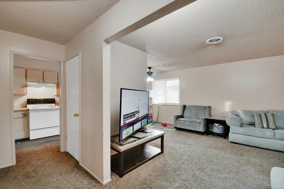 Detail Gallery Image 9 of 22 For 1139 Casita Dr #1,  Yuba City,  CA 95991 - 2 Beds | 1 Baths