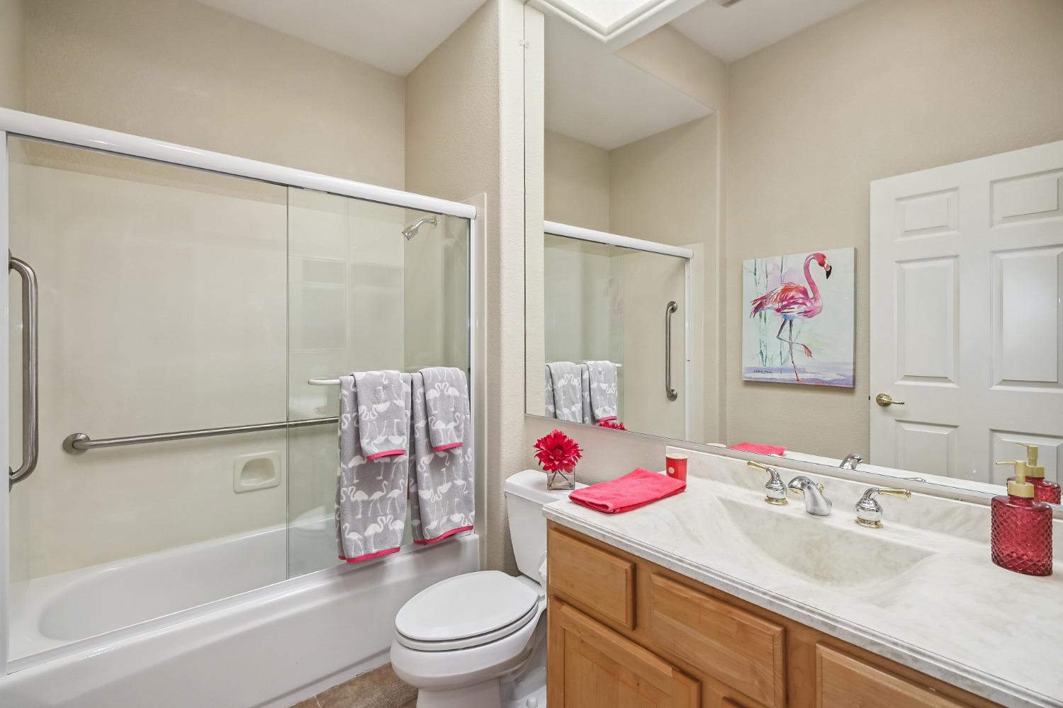 Detail Gallery Image 33 of 61 For 4240 Echo Rock Ln, Roseville,  CA 95747 - 3 Beds | 2/1 Baths