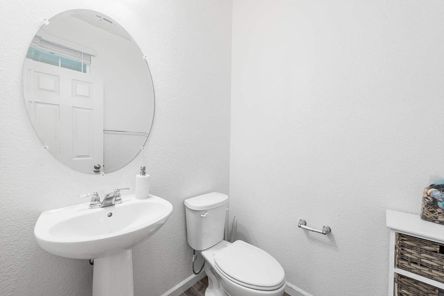 Detail Gallery Image 7 of 47 For 1426 Harry Lorenzo Ave, Woodland,  CA 95776 - 4 Beds | 2/1 Baths