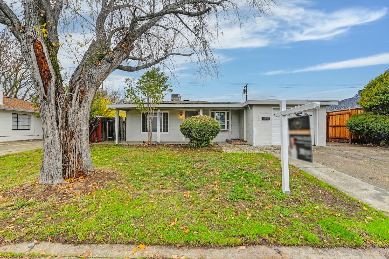 Detail Gallery Image 2 of 30 For 5208 Esmeralda St, Sacramento,  CA 95820 - 3 Beds | 1 Baths