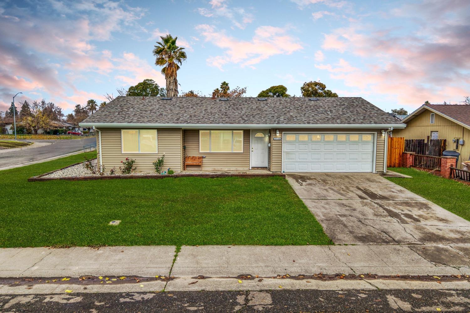 Detail Gallery Image 1 of 34 For 3730 Wrigley Cir, North Highlands,  CA 95660 - 3 Beds | 2 Baths