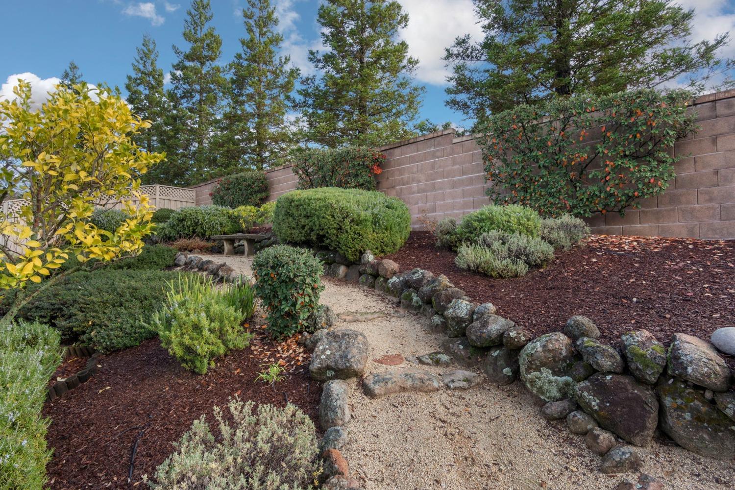 Detail Gallery Image 5 of 49 For 2123 Stonecrest Lndg, Lincoln,  CA 95648 - 2 Beds | 2 Baths