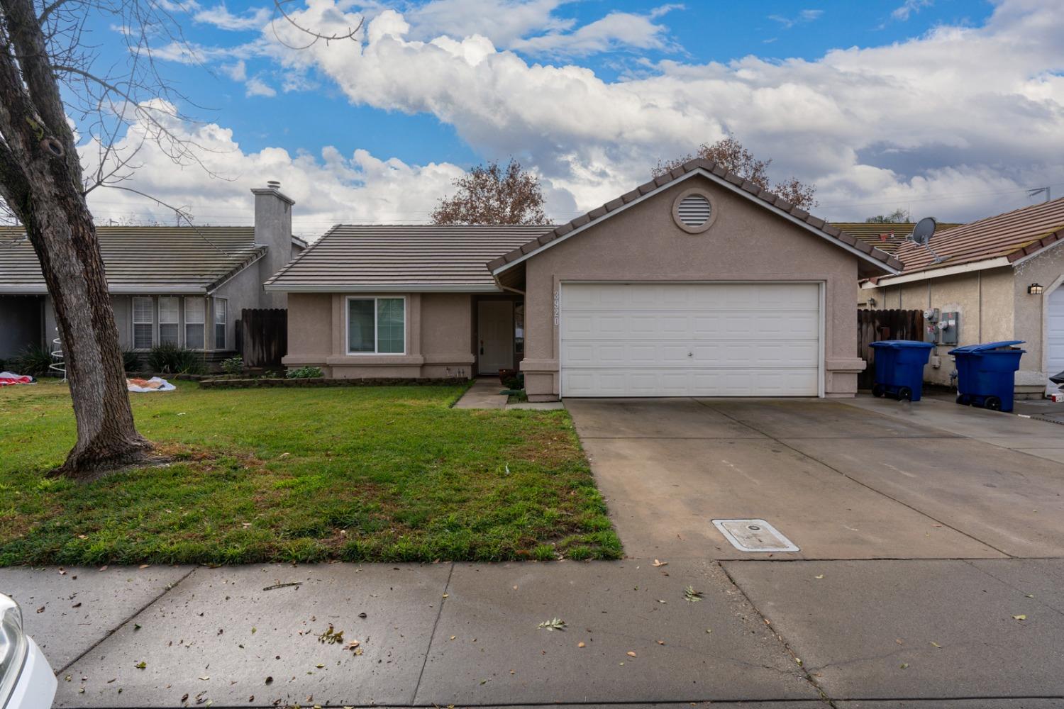 Detail Gallery Image 2 of 36 For 3920 El Portal Pl, Modesto,  CA 95357 - 3 Beds | 2 Baths