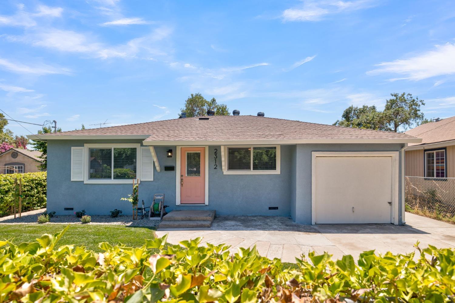 Detail Gallery Image 1 of 32 For 2312 Piercy Way, Sacramento,  CA 95838 - 3 Beds | 1 Baths