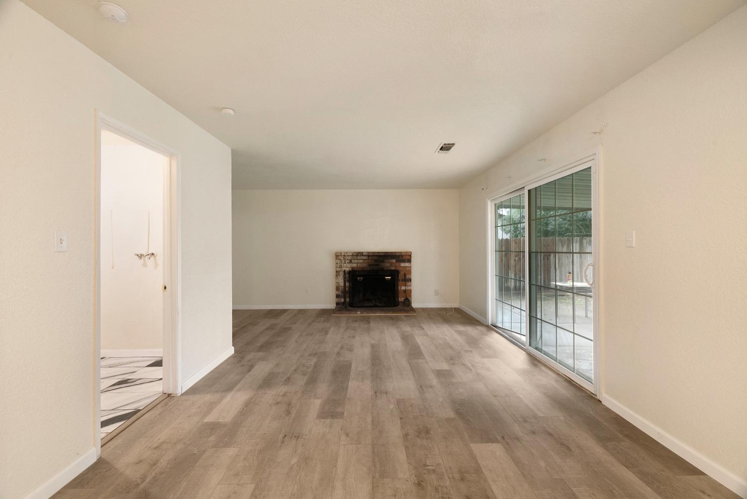 Detail Gallery Image 16 of 62 For 148 Loveland Way, Sacramento,  CA 95838 - 4 Beds | 2/1 Baths