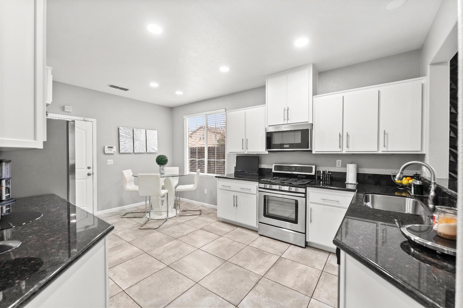 Detail Gallery Image 21 of 48 For 730 Candela Cir, Sacramento,  CA 95835 - 3 Beds | 2/1 Baths