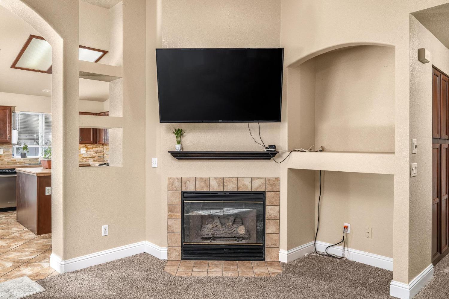 Detail Gallery Image 8 of 33 For 1936 Phillip Ct, Stockton,  CA 95206 - 4 Beds | 2 Baths