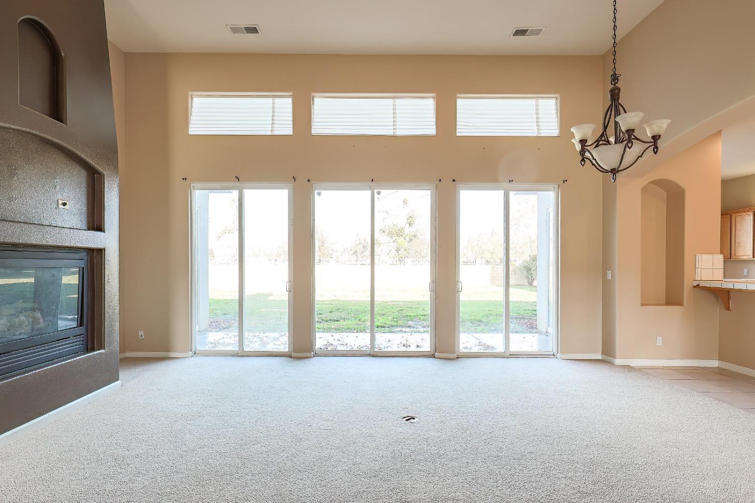 Detail Gallery Image 6 of 56 For 6120 Del Monte Ct, Chowchilla,  CA 93610 - 3 Beds | 2/1 Baths