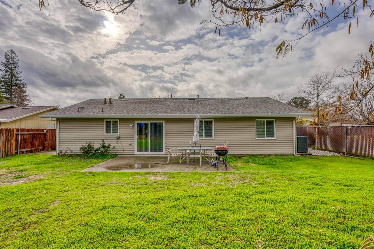 Detail Gallery Image 30 of 34 For 3730 Wrigley Cir, North Highlands,  CA 95660 - 3 Beds | 2 Baths