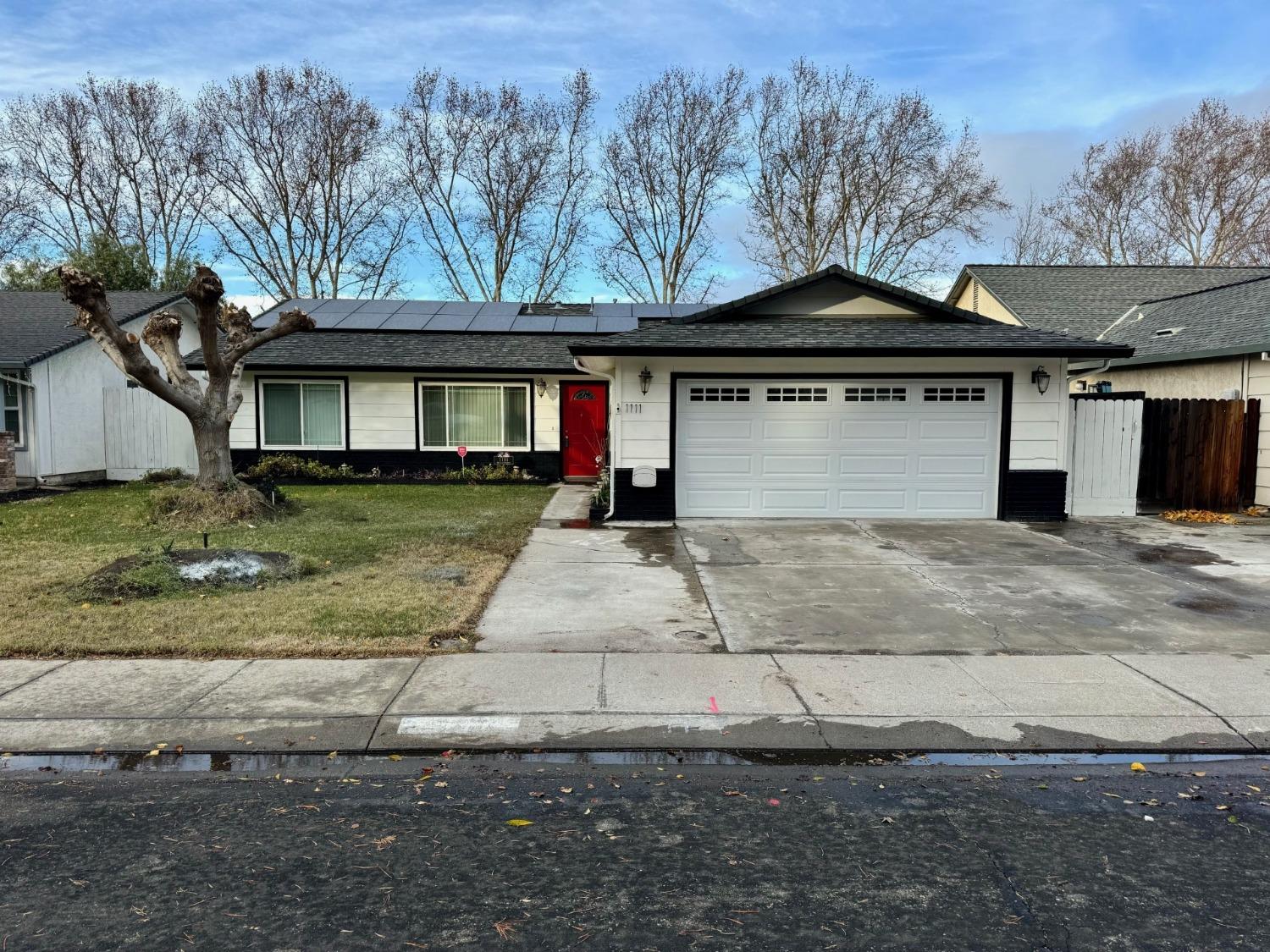 Detail Gallery Image 1 of 5 For 1111 Douglas Fir Dr, Manteca,  CA 95336 - 4 Beds | 2 Baths