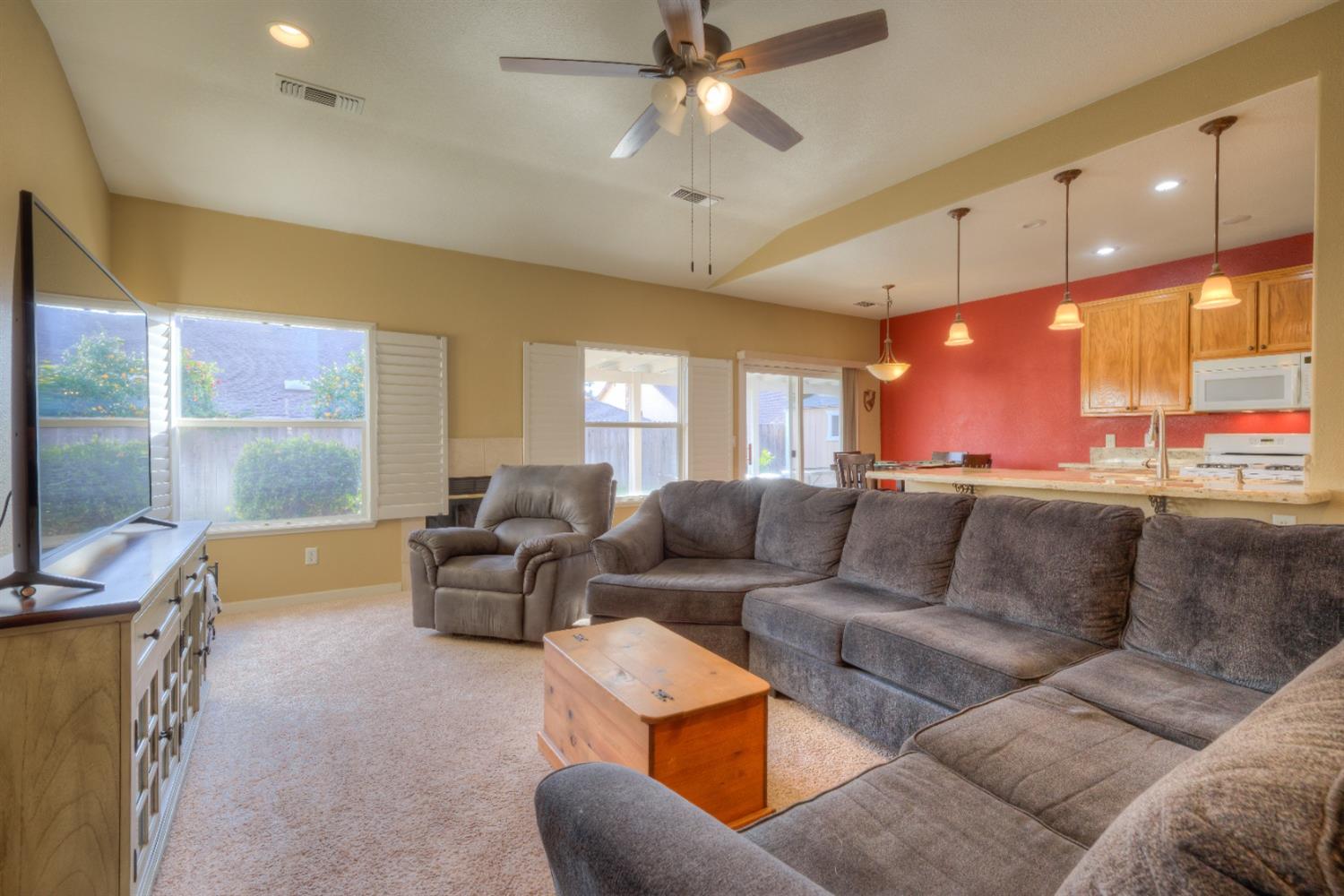 Detail Gallery Image 7 of 31 For 1022 Skyline, Yuba City,  CA 95991 - 3 Beds | 2 Baths