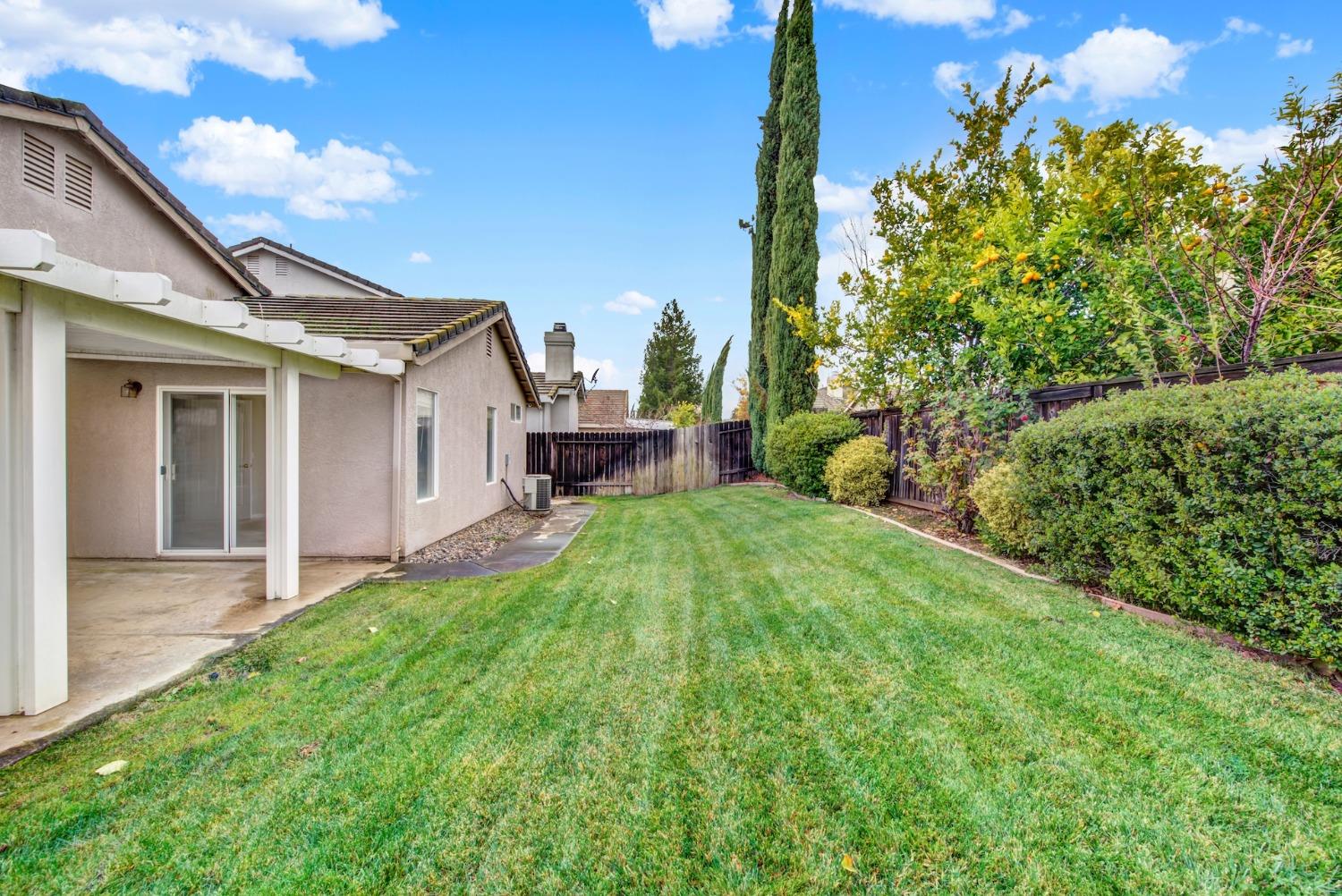 Detail Gallery Image 31 of 46 For 8795 Monterey Oaks Dr, Elk Grove,  CA 95758 - 4 Beds | 2 Baths