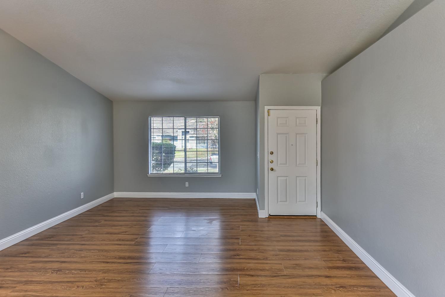 Detail Gallery Image 23 of 44 For 8645 Periwinkle Cir, Elk Grove,  CA 95624 - 3 Beds | 2 Baths