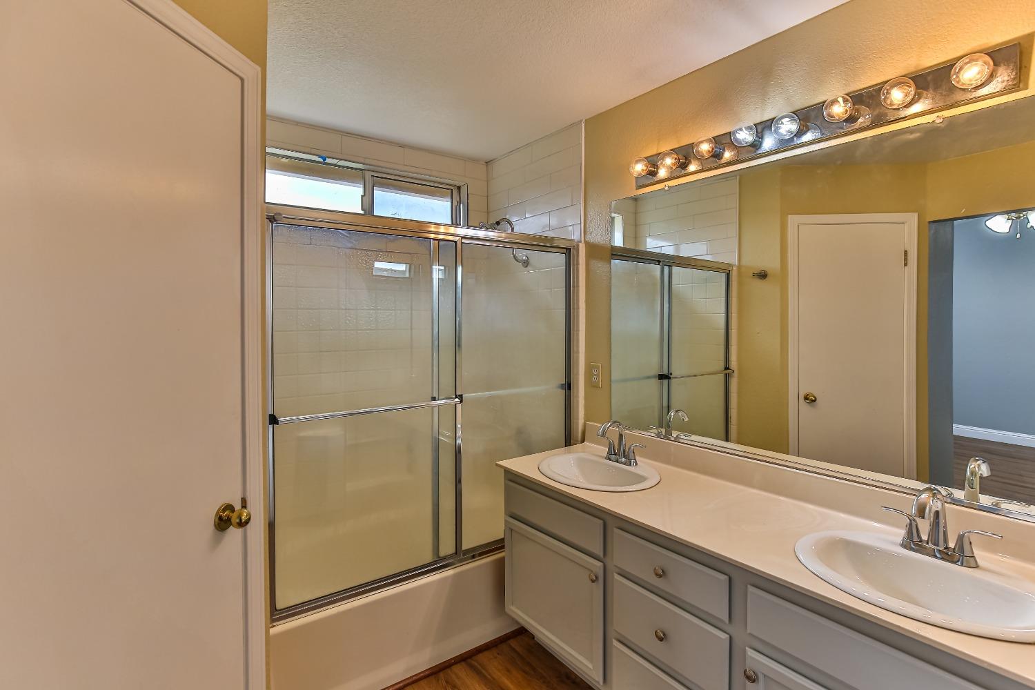 Detail Gallery Image 26 of 44 For 8645 Periwinkle Cir, Elk Grove,  CA 95624 - 3 Beds | 2 Baths