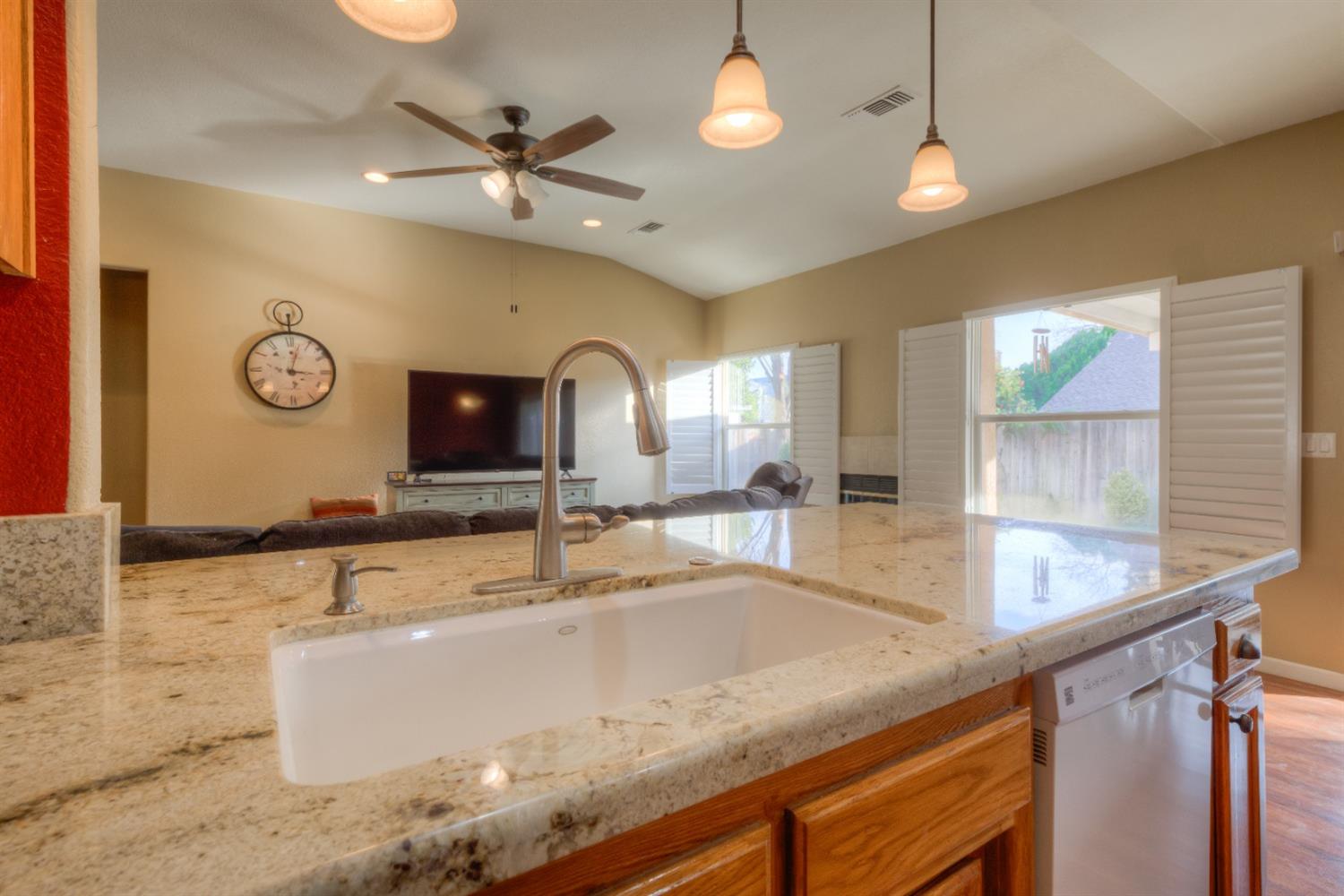 Detail Gallery Image 14 of 31 For 1022 Skyline, Yuba City,  CA 95991 - 3 Beds | 2 Baths