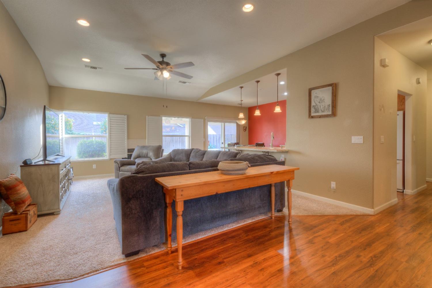 Detail Gallery Image 6 of 31 For 1022 Skyline, Yuba City,  CA 95991 - 3 Beds | 2 Baths