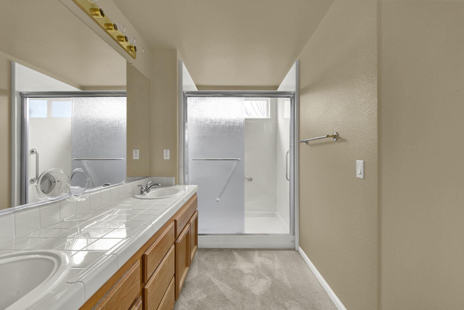 Detail Gallery Image 26 of 46 For 8795 Monterey Oaks Dr, Elk Grove,  CA 95758 - 4 Beds | 2 Baths