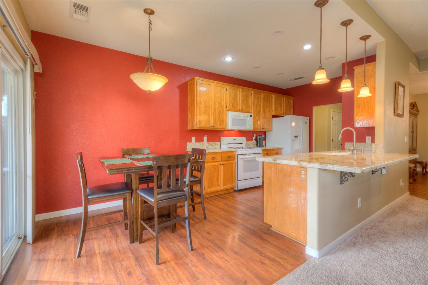 Detail Gallery Image 9 of 31 For 1022 Skyline, Yuba City,  CA 95991 - 3 Beds | 2 Baths