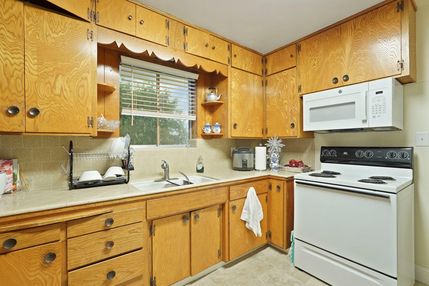 Detail Gallery Image 81 of 93 For 23900 N State Route 99 Frontage Rd, Acampo,  CA 95220 - 3 Beds | 2/1 Baths