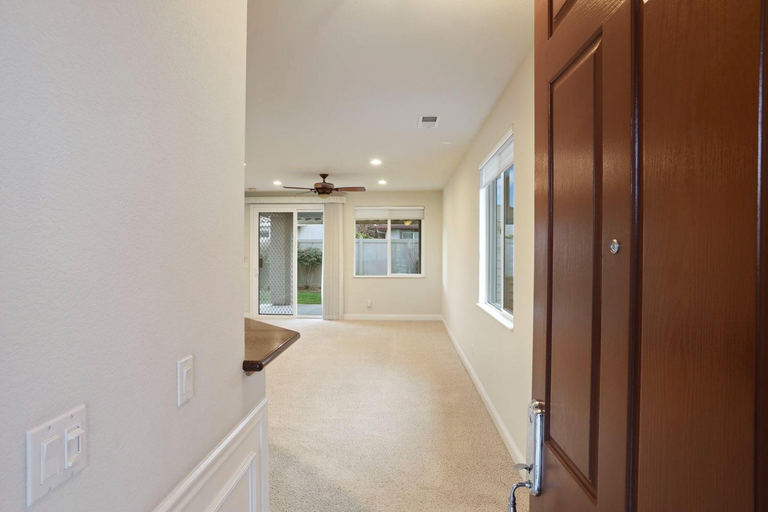 Detail Gallery Image 11 of 58 For 2359 Pepper Tree Ln, Manteca,  CA 95336 - 2 Beds | 2 Baths