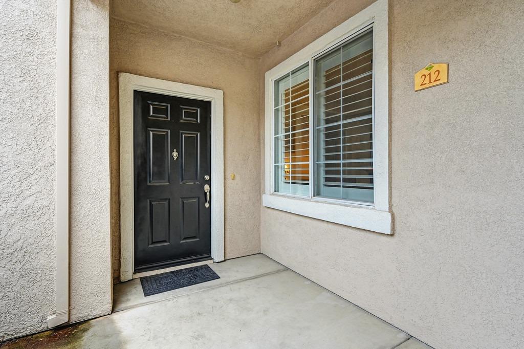 Detail Gallery Image 4 of 55 For 885 Halidon Way #212,  Folsom,  CA 95630 - 3 Beds | 2 Baths