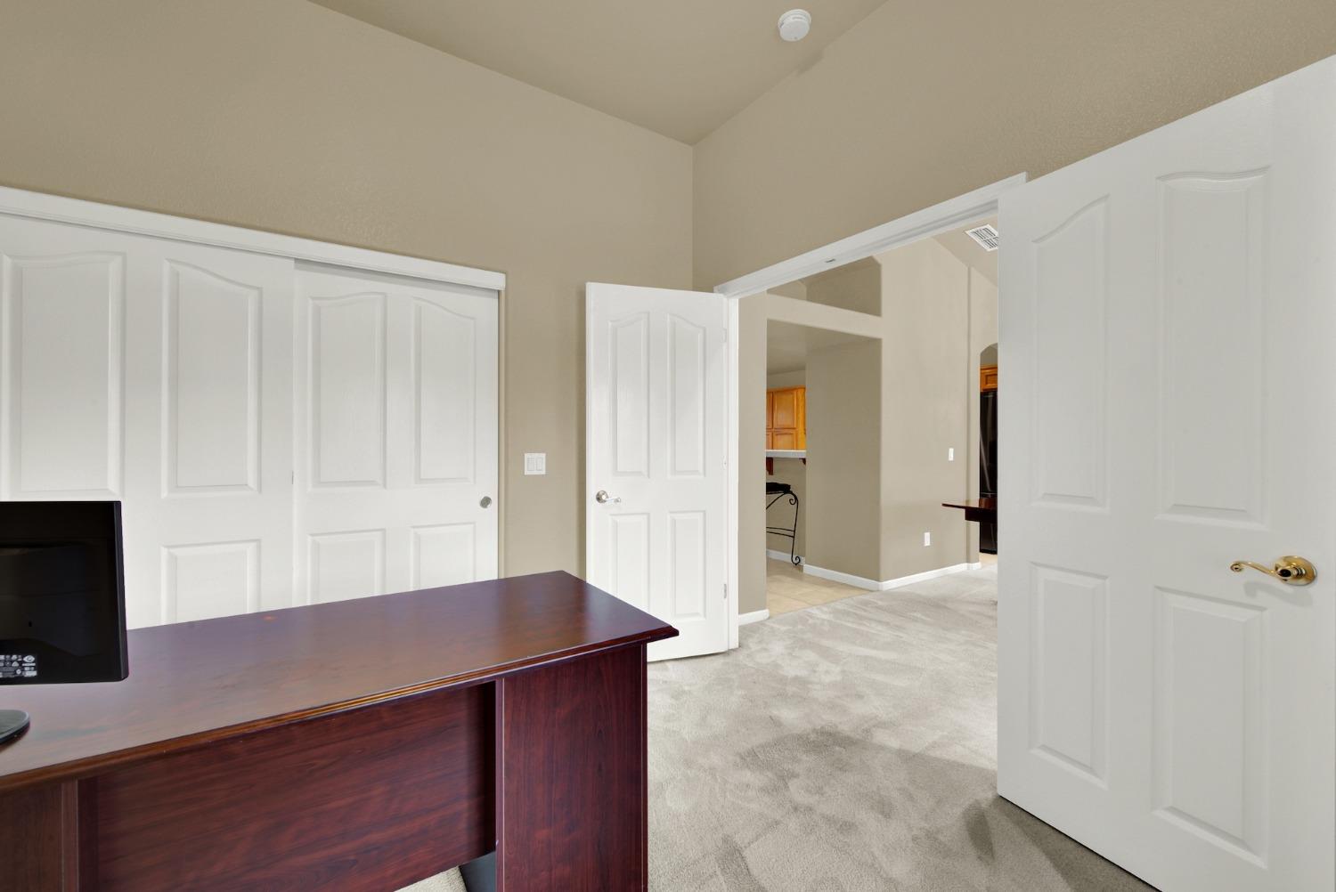 Detail Gallery Image 9 of 46 For 8795 Monterey Oaks Dr, Elk Grove,  CA 95758 - 4 Beds | 2 Baths