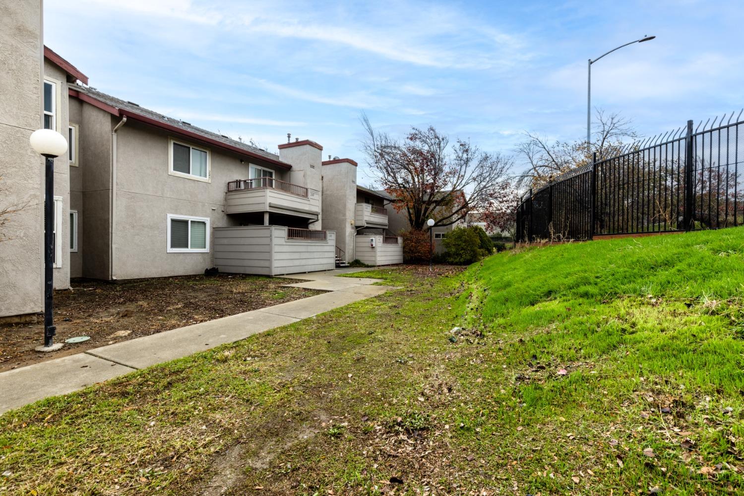 Detail Gallery Image 3 of 20 For 7 Lancaster Cir #145,  Bay Point,  CA 94565 - 2 Beds | 1 Baths