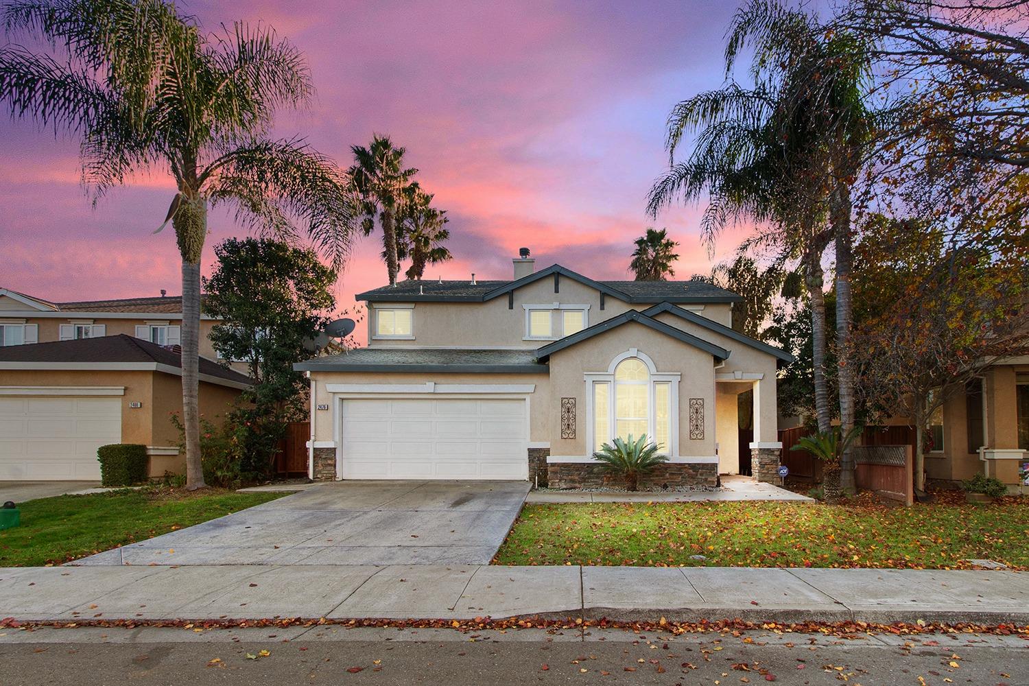 Detail Gallery Image 1 of 51 For 2476 Greystone Dr, Tracy,  CA 95377 - 4 Beds | 3 Baths