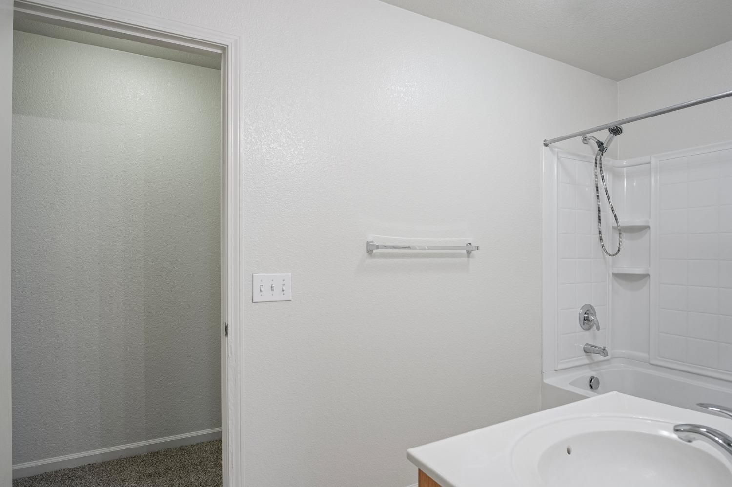 Detail Gallery Image 14 of 23 For 4190 N Berkeley Ave, Turlock,  CA 95382 - 3 Beds | 2 Baths