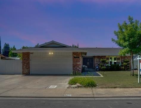 Detail Gallery Image 17 of 22 For 1708 Fernandes St, Modesto,  CA 95355 - 3 Beds | 2 Baths