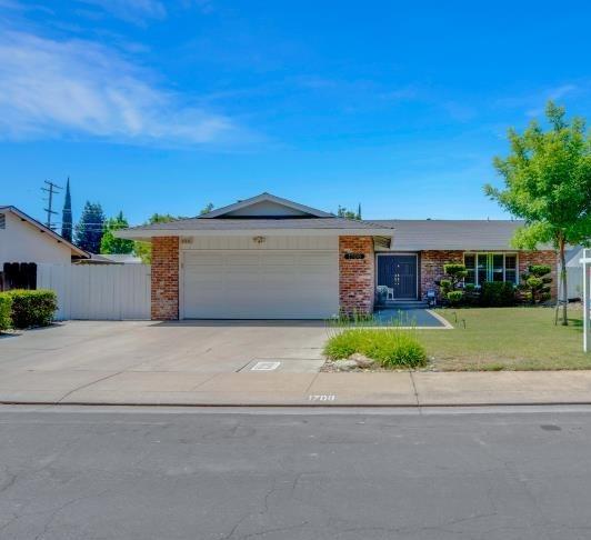 Detail Gallery Image 2 of 22 For 1708 Fernandes St, Modesto,  CA 95355 - 3 Beds | 2 Baths