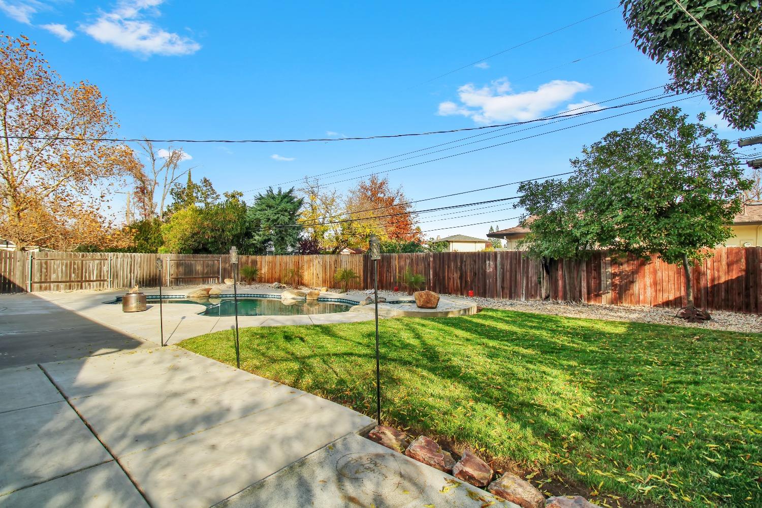 Detail Gallery Image 51 of 52 For 3512 Ronk Way, Sacramento,  CA 95821 - 3 Beds | 2 Baths