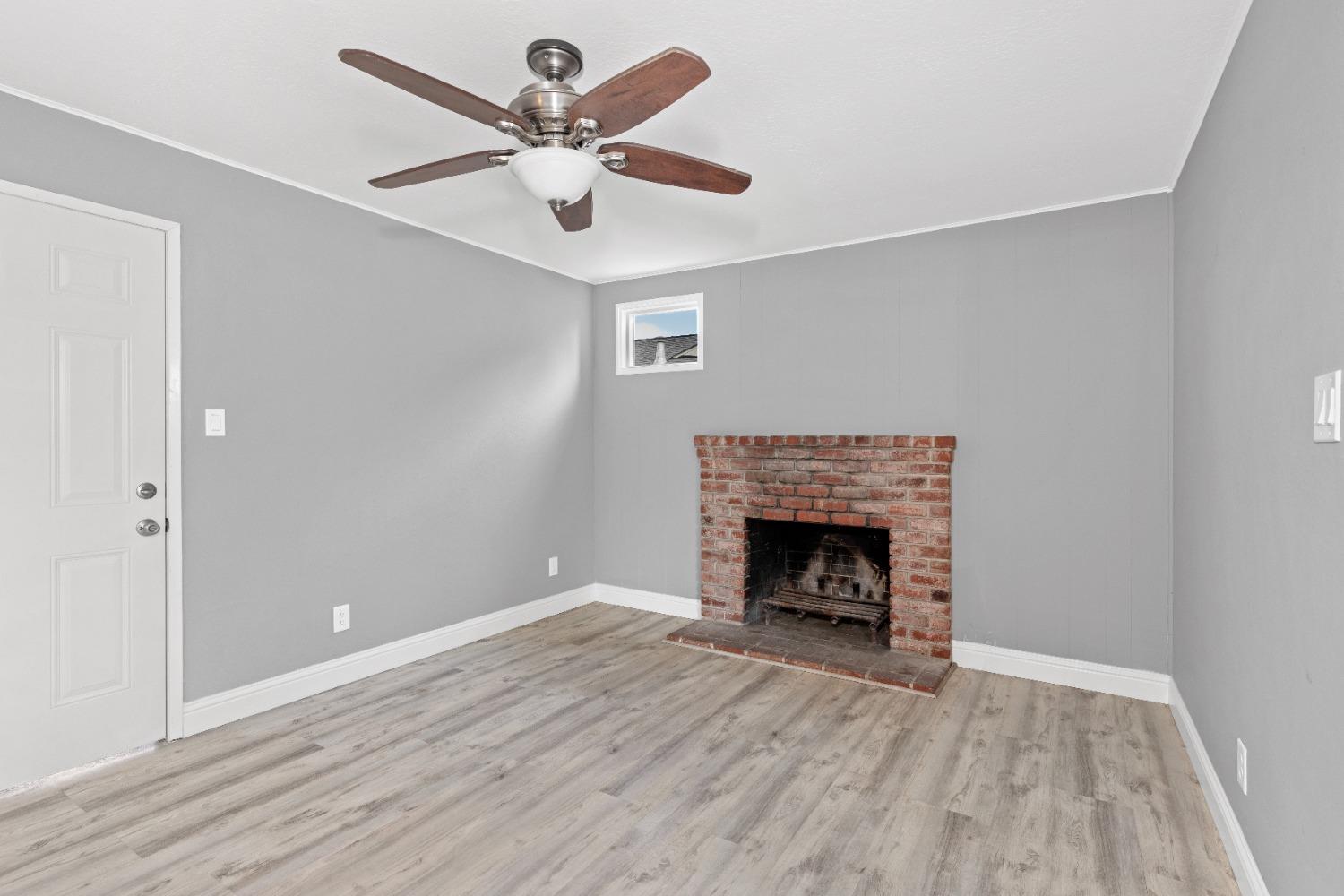 Detail Gallery Image 15 of 43 For 7593 Titian Pkwy, Sacramento,  CA 95823 - 3 Beds | 2 Baths