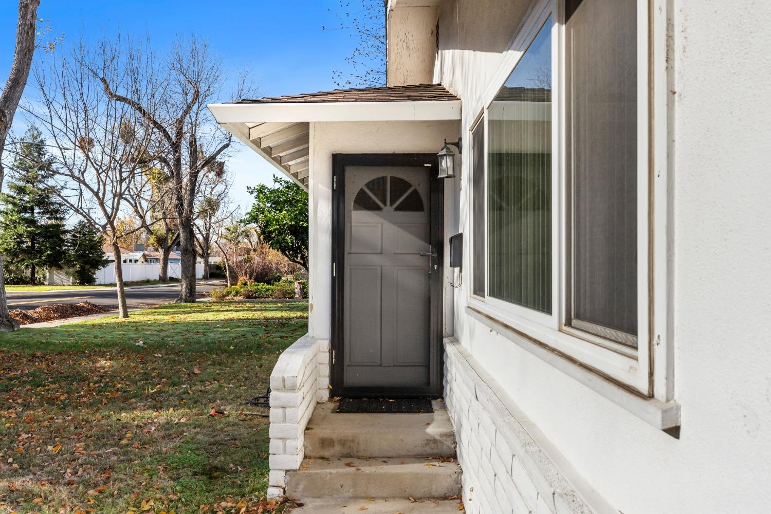 Detail Gallery Image 4 of 36 For 409 Coldwell Ave, Modesto,  CA 95354 - 3 Beds | 2 Baths